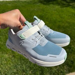 On Cloud Kids' Cloud Play Sneakers, Arctic | Ivory Size 2.5